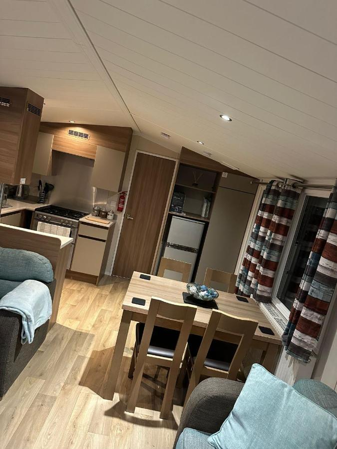 Luxurious 6 Berth Swift Bordeaux On Lyons Robin Hood Rhyl Villa Meliden Exterior photo